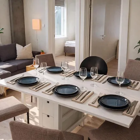 4 Bedrooms ,king Bed, In The Heart Of Берген